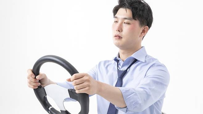 약물 운전에 대한 처벌이 강화됐다. 특히 일부 종합감기약에 포함된 '클로르페니라민'성분은 '운전 금지'등급의 성분이다｜출처:&nbsp;클립아트코리아