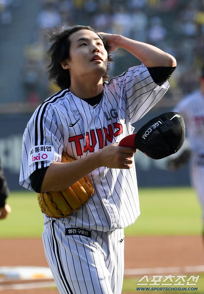 11일 잠실구장에서 열린 LG와 SSG의 경기. LG 임찬규가 숨을 고르고 있다. 잠실=박재만 기자 pjm@sportschosun.com/2026.04.11/