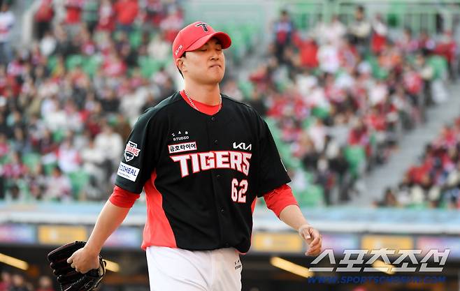 28일 인천 SSG랜더스필드에서 열린 SSG와 KIA의 경기. 마무리 정해영이 9회 강판되고 있다. 인천=박재만 기자 pjm@sportschosun.com/2026.03.28/