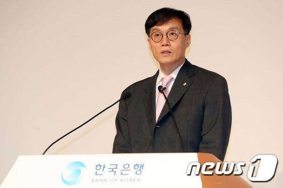 이창용 한국은행 총재가 10일 서울 중구 부영태평빌딩에서 열린 '한국은행 창립 제72주년 기념식'에서 기념사를 하고 있다. (사진=뉴스1)