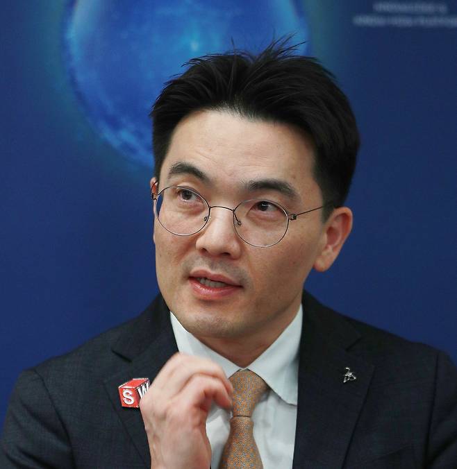 배재인 다쏘시스템코리아 고객 경험 부문(CRE) 본부장이 지난 2월 미국 휴스턴에서 열린 ‘3D익스피리언스 월드 2026’ 행사에서 취재진과 인터뷰를 하고 있다.