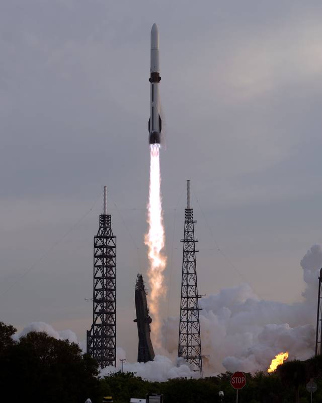 블루 오리진의 뉴 글렌 로켓이 19일(현지시간) 미국 케이프커내버럴 미 우주군 기지에서 발사되고 있다. 케이프커내버럴(미국)UPI=연합뉴스