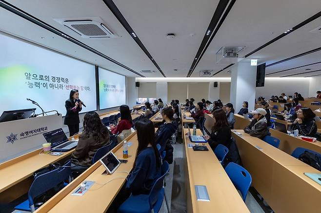 서울 용산구 숙명여대에서 열린 ‘WPP Media와 함께하는 Job Academy’ 두 번째 강의에 김은애 WPP Media 부사장이 연사로 참여했다.