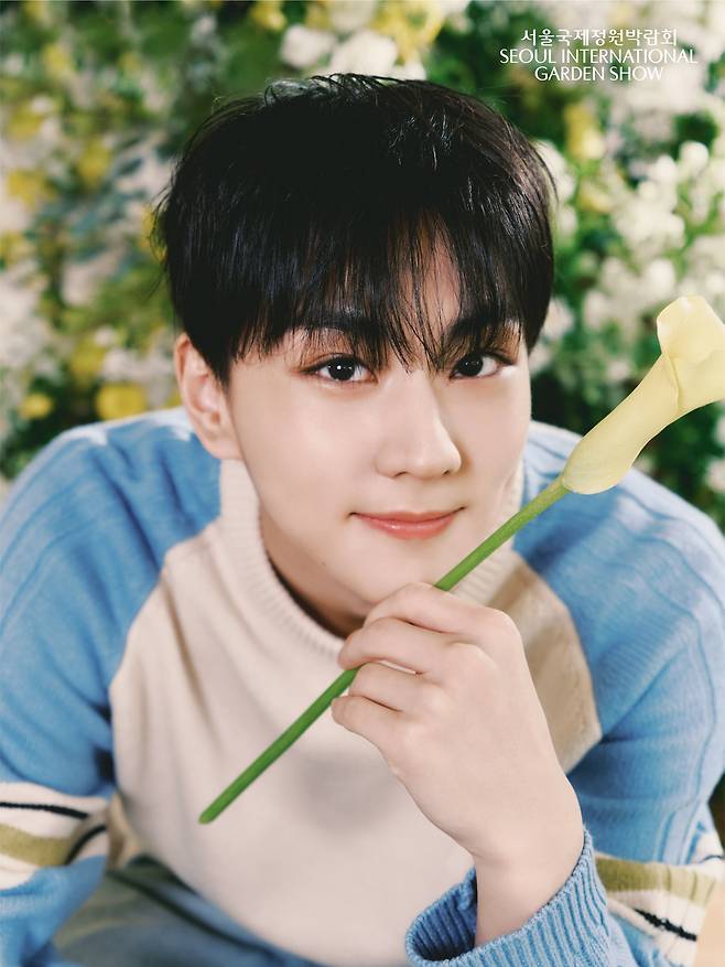 Promotional poster for the Seoul International Garden Show, featuring its ambassador Jungwon (Seoul Metropolitan Government)