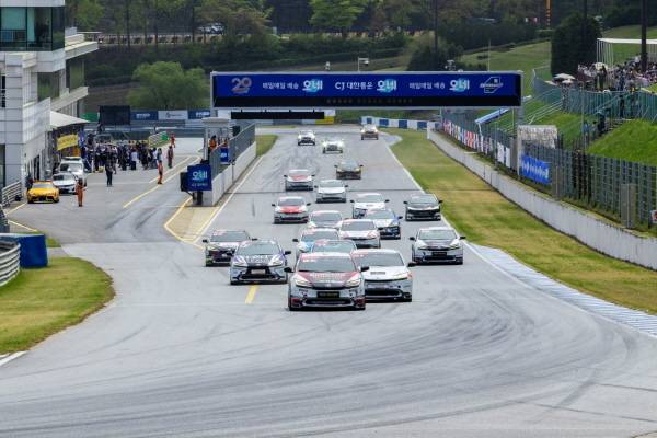 2026 오네 슈퍼레이스 프리우스 PHEV 클래스 개막전 결승 [사진 제공=브리지스톤코리아]