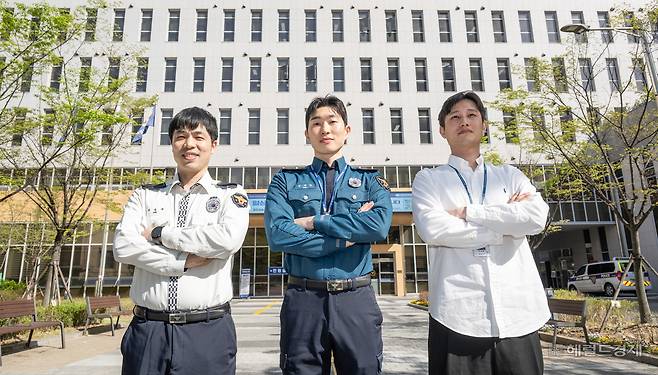 이승재(왼쪽부터) 강서경찰서 경비교통과 교통안전2팀 경위, 김세강 곰달래지구대 경장, 전성배 강서경찰서 형사2과 강력팀 경장이 15일 오후 서울 강서구 강서경찰서에서 헤럴드경제와 인터뷰를 하고 있다. 윤창빈 기자