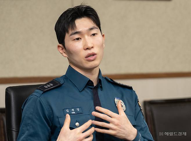 김세강 곰달래지구대 경장이 15일 오후 서울 강서구 강서경찰서에서 헤럴드경제와 인터뷰를 하고 있다. 윤창빈 기자
