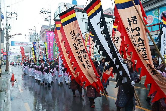 [의령=뉴시스]의병출정퍼레이드. (사진=의령군 제공) 2026.04.20.photo@newsis.com *재판매 및 DB 금지