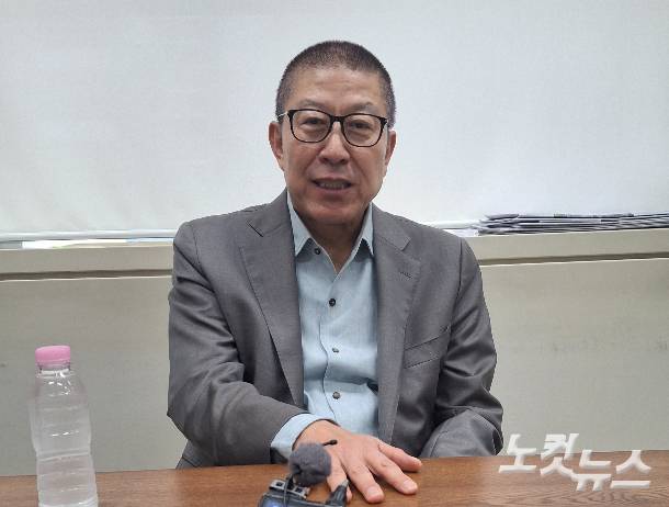 국민의힘 박형준 시장이 부산시의회 기자들과 간담회 하고 있는 모습. 강민정 기자