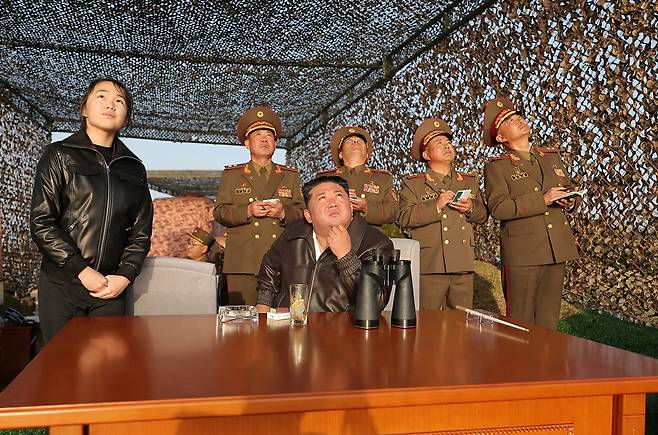 북한 노동당 기관지 노동신문은 20일 "조선민주주의인민공화국 미사일총국은 4월 19일 개량된 지상대지상전술탄도미사일 <화성포-11라>형의 전투부위력평가를 위한 시험발사를 진행하였다"고 보도했다. 평양 노동신문·뉴스1