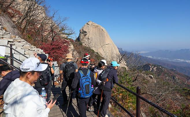 서울 강북구 북한산 국립공원 백운대 탐방로. 뉴스1