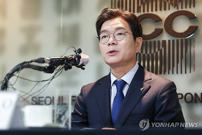 외신기자들 만난 정원오 후보 (서울=연합뉴스) 서대연 기자 = 더불어민주당 정원오 서울시장 후보가 16일 서울 중구 프레스센터에서 열린 서울외신기자클럽 초청간담회에서 발언하고 있다. 2026.4.16 dwise@yna.co.kr