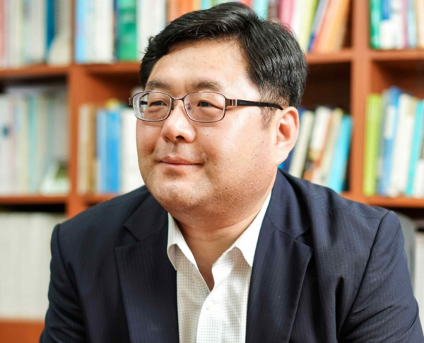 윤유식 경희대 호텔관광대학 교수(현 관광MICE 도시마케팅 연구센터장)