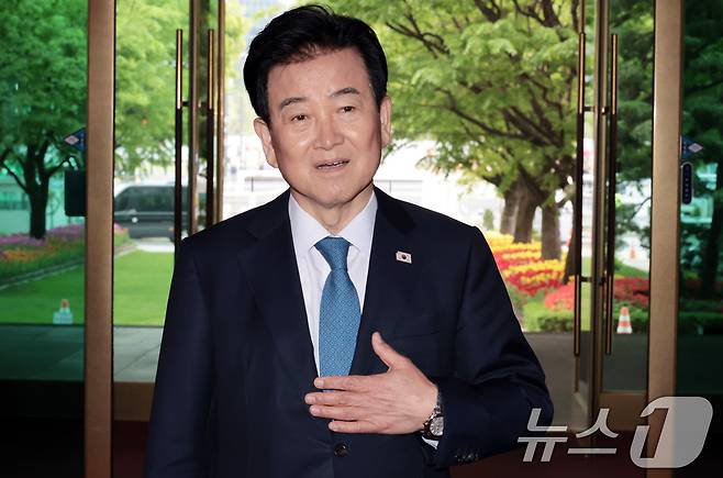 정동영 통일부 장관이 지난 20일 오후 서울 종로구 정부서울청사에서 '북한 구성시 핵시설' 발언과 관련해 입장을 밝히고 있다. 2026.4.20 ⓒ 뉴스1 김명섭 기자