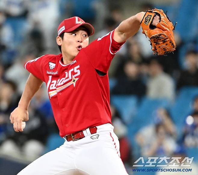 21일 대구삼성라이온즈파크에서 열린 SSG와 삼성의 경기. SSG 조병현이 역투하고 있다. 대구=허상욱 기자wook@sportschosun.com/2026.04.21/