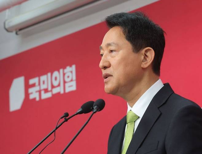 6·3 지방선거 국민의힘 서울시장 후보로 확정된 오세훈 서울시장이 18일 서울 여의도 국민의힘 당사에서 기자회견을 하고 있다. 연합뉴스