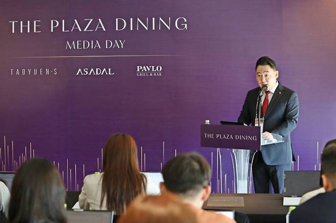 조용기 한화푸드테크 대표가 20일 '더 플라자 다이닝' 오픈 전 기자 간담회에서 발언하고 있다. 한화푸드테크 제공