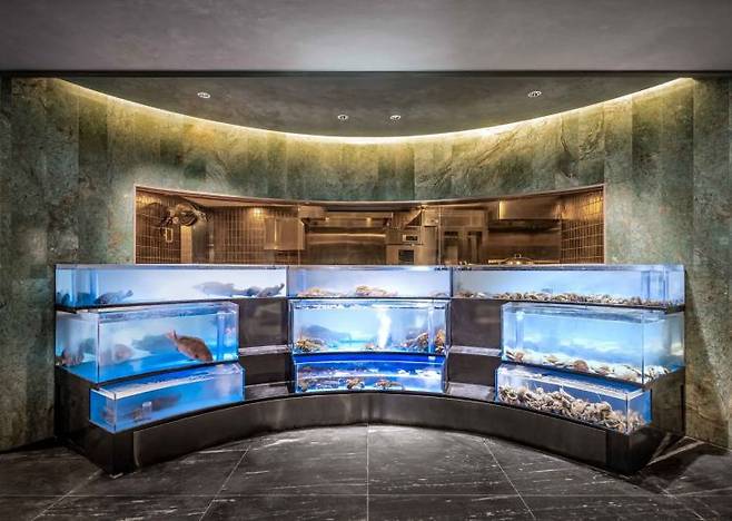 한화호텔앤드리조트 외식 전문 자회사 한화푸드테크가 24일 서울 광화문에 파인다이닝 플랫폼 '더 플라자 다이닝(THE PLAZA DINING)'을 선보인다. 한화푸드테크 제공