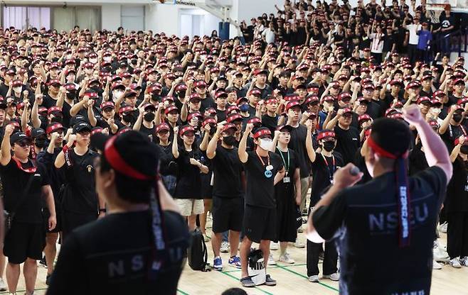 2024년 7월 22일 오전 경기도 용인시 삼성전자 기흥캠퍼스 세미콘 스포렉스에서 전국삼성전자노동조합 조합원들이 총파업 승리 궐기대회를 하고 있다.ⓒ전삼노