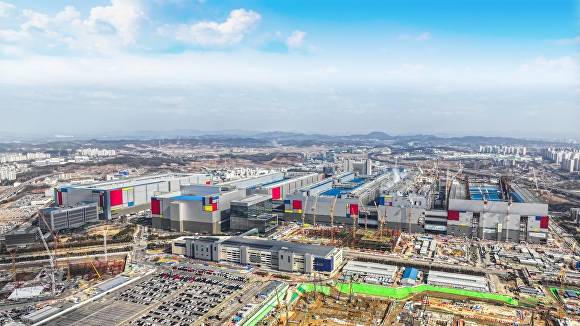 고덕국제화지구 일반산단에 자리한 삼성전자 평택사업장 전경.[사진=평택시]