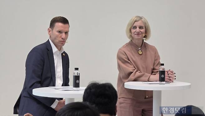 마티아스 바이틀, 메르세데스-벤츠 코리아 대표이사, 크리스티나 셴크 메르세데스-벤츠 AG 디지털&커뮤니케이션 및 IR 총괄 부사장. 사진=신용현 기자