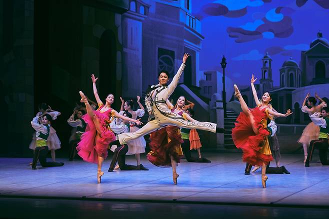 춘천발레단 <세비야의 이발사>. 춘천발레단 제공