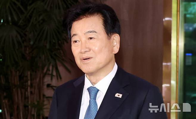 [서울=뉴시스] 추상철 기자 = 정동영 통일부 장관이 20일 오후 서울 종로구 정부서울청사에서 '북한 구성시 핵시설' 발언과 관련해 입장을 밝히고 있다. 2026.04.20. scchoo@newsis.com