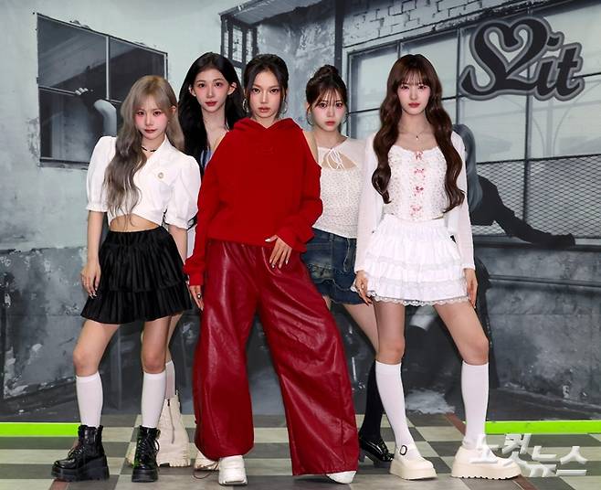 지난 16일 오후, 서울 광진구의 연습실에서 만난 신인 걸그룹 에스투잇. 박종민 기자