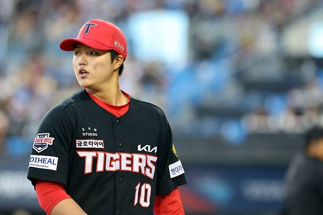 ▲ 21일 수원 KT전에서 시즌 첫 승리에 재도전하는 김태형 ⓒKIA타이거즈