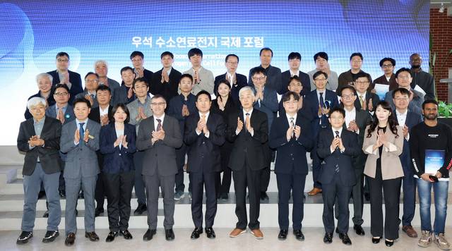 글로벌 수소시장이 빠르게 재편되는 가운데, 비용·인프라·표준·시장 확보 등 ‘4가지 과제’를 동시에 해결해야 한다는 전문가들의 진단이 나왔다. /조현욱 기자