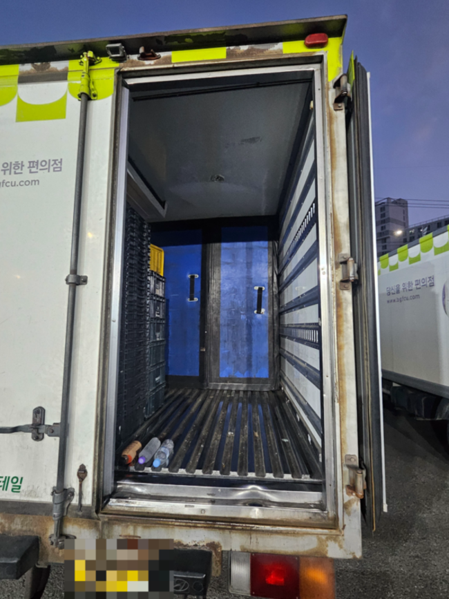 CU 진주물류센터 노동자가 운전하는 저온 전용 2.5t 화물차. /화물연대