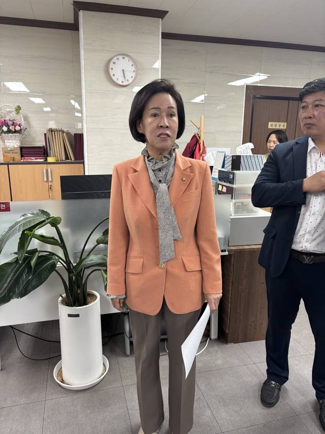 이인선 국민의힘 대구시당 공천관리위원장이 22일 오후 대구시당 3층 회의실에서 제12차 회의를 열고, 광역의원 경선 결과를 발표하고 있다. 이혜림 기자