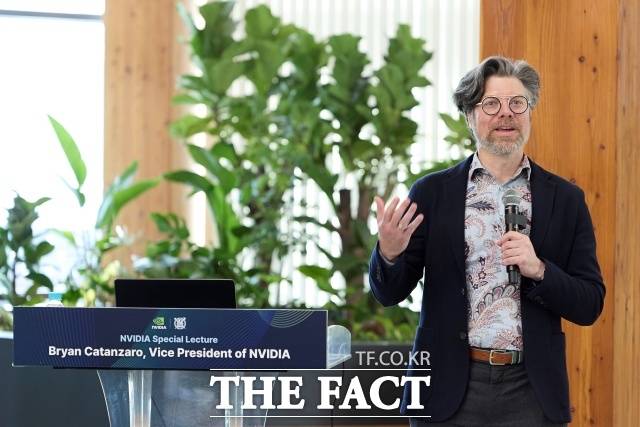 브라이언 카탄자로 엔비디아 부사장 겸 딥러닝 응용연구 총괄은 22일 "AI 기술, 데이터셋 모두를 공개할 것"이라고 밝혔다./서울대