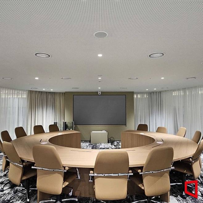 서울 서초구 서초동 KCC 클렌체 갤러리 미팅룸에 적용된 사운드윈 제로. KCC