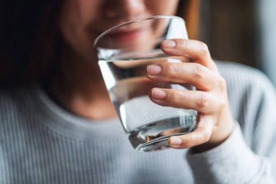 물은 혈당 관리를 위해 꾸준히 마시는 것이 좋다.  [사진=nutritionsource]