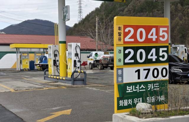 ▲ 태백지역 주유소 휘발유·경유 가격이 전국 최고 수준으로 치솟아 운전자들의 부담이 커지고 있다.  박창현 기자