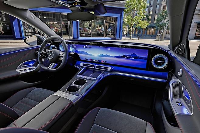 디 올뉴 일렉트릭 C클래스 내부 [사진제공=벤츠]