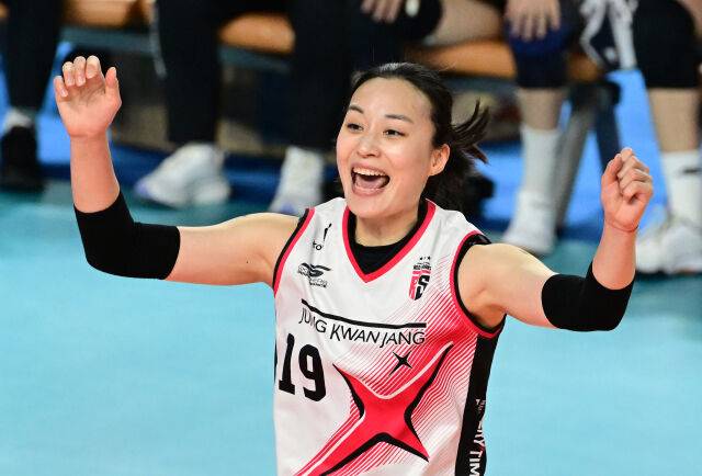 표승주가 흥국생명 유니폼을 입는다./KOVO