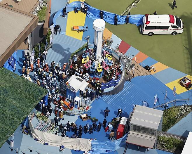 21일 오전 11시 50분쯤 도쿄도 분쿄구 있는 도쿄돔시티에서 장비를 점검하던 여성 직원이 약 5시간 동안 끼여 있다가 구조됐으나 결국 사망했다. [교도통신]