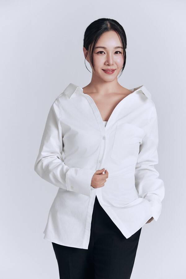 ▲ 오는 23일 신곡 '멈춰버린 시간의 끝에'를 발표하는 임정희. 제공|엠유엠더블유엔터