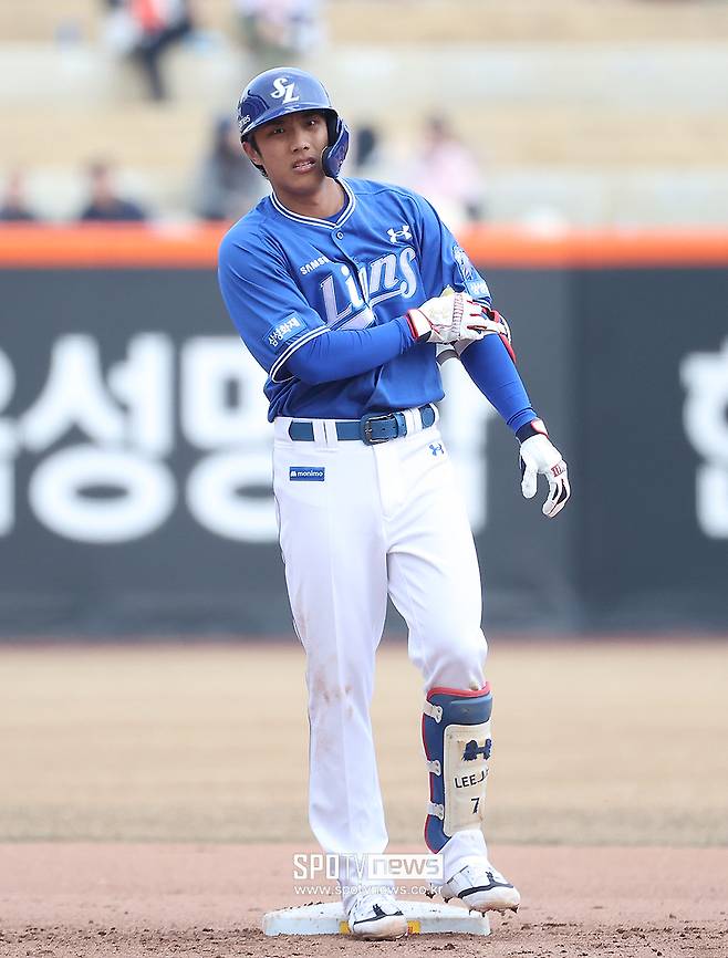 ▲ 허리 통증으로 22일 대구 SSG전 선발에서 제외된 삼성 주전 유격수 이재현 ⓒ곽혜미 기자