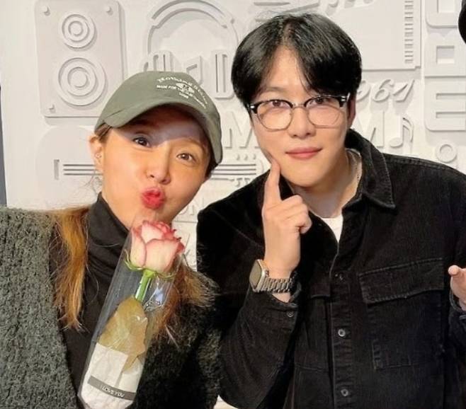 신지(왼쪽)와 문원 /사진='싱글벙글쇼'