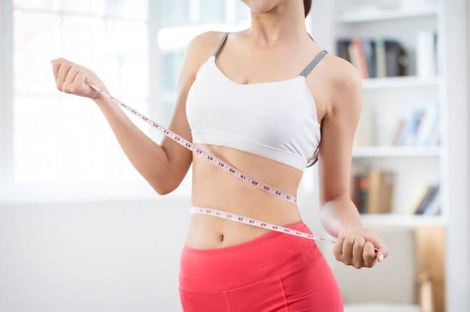 저탄고지 다이어트를 시작하면, 초기 1~2주 사이에 2~3kg 정도가 빠진다. 그런데, 그 메커니즘이 특별하다. 사진=클립아트코리아