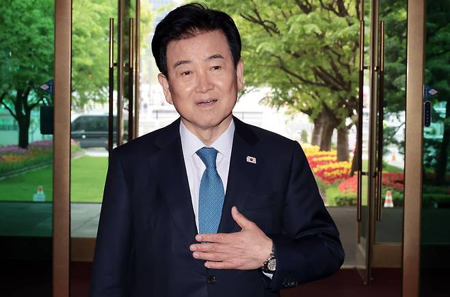 정동영 통일부 장관이 20일 오후 서울 종로구 정부서울청사에서 '북한 구성시 핵시설' 발언과 관련해 입장을 밝히고 있다. 뉴스1