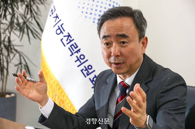 임문영 국가인공지능전략위원회 부위원장이 지난달 30일 서울 중구 국가인공지능전략위원회에서 경향신문과 인터뷰를 하고 있다. 권도현 기자