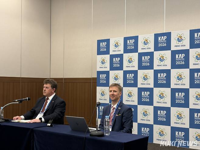 페트르 자보드스키 EDU II 사장 /토마쉬 에흘레르 체코 산업통상부 원자력·신기술 실장. 이수민 기자