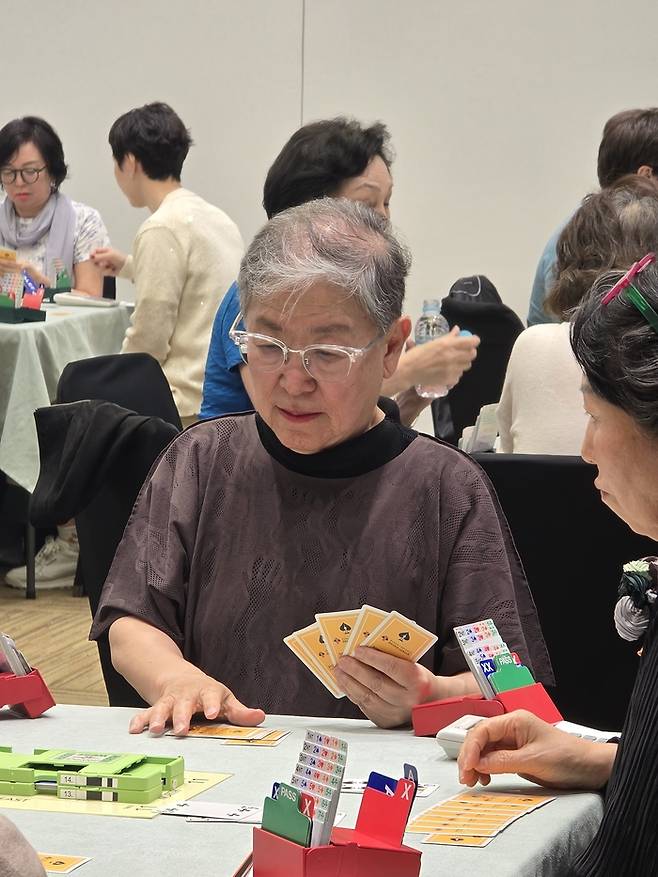 제3회 부산광역시 브리지 페어 토너먼트 최고령 참가자 배경희 씨. 한국브리지협회