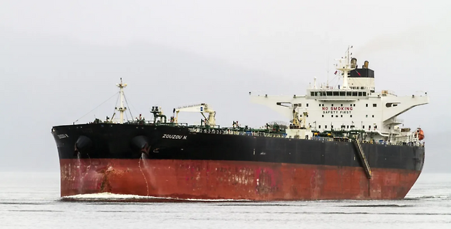 호르무즈 해협을 통과해 한국을 향하고 있는 유조선 주주 엔. [Marine Traffic/David Mackinnon]