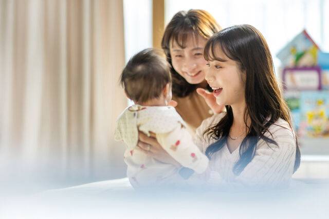 ‘아이돌봄 지원법’ 개정에 따라 23일부터 아이돌봄사 국가자격제가 시행된다. 클립아트코리아