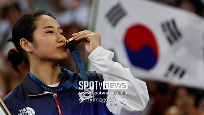 ▲ 중국은 우버컵에 나서는 한국 전력에 대해 여자복식 베테랑 공희용이 결장하지만 여자단식 세계랭킹 1위 안세영과 복식 세계 3위 이소희-백하나 조를&nbsp;보유한 국가다. 여전히 중국 대표팀이 우버컵을 석권하는 데 있어 가장 위험한 상대라고 경계했다.